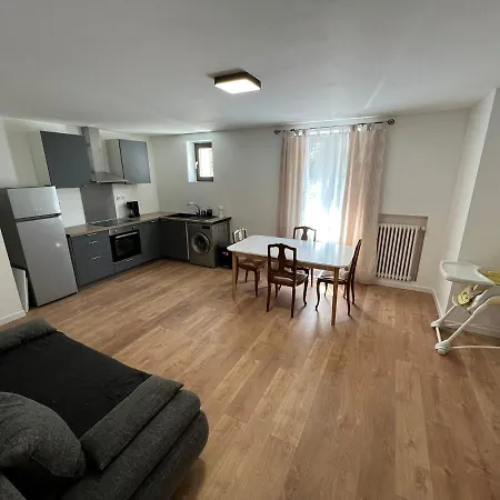 Chez Tarra Apartment